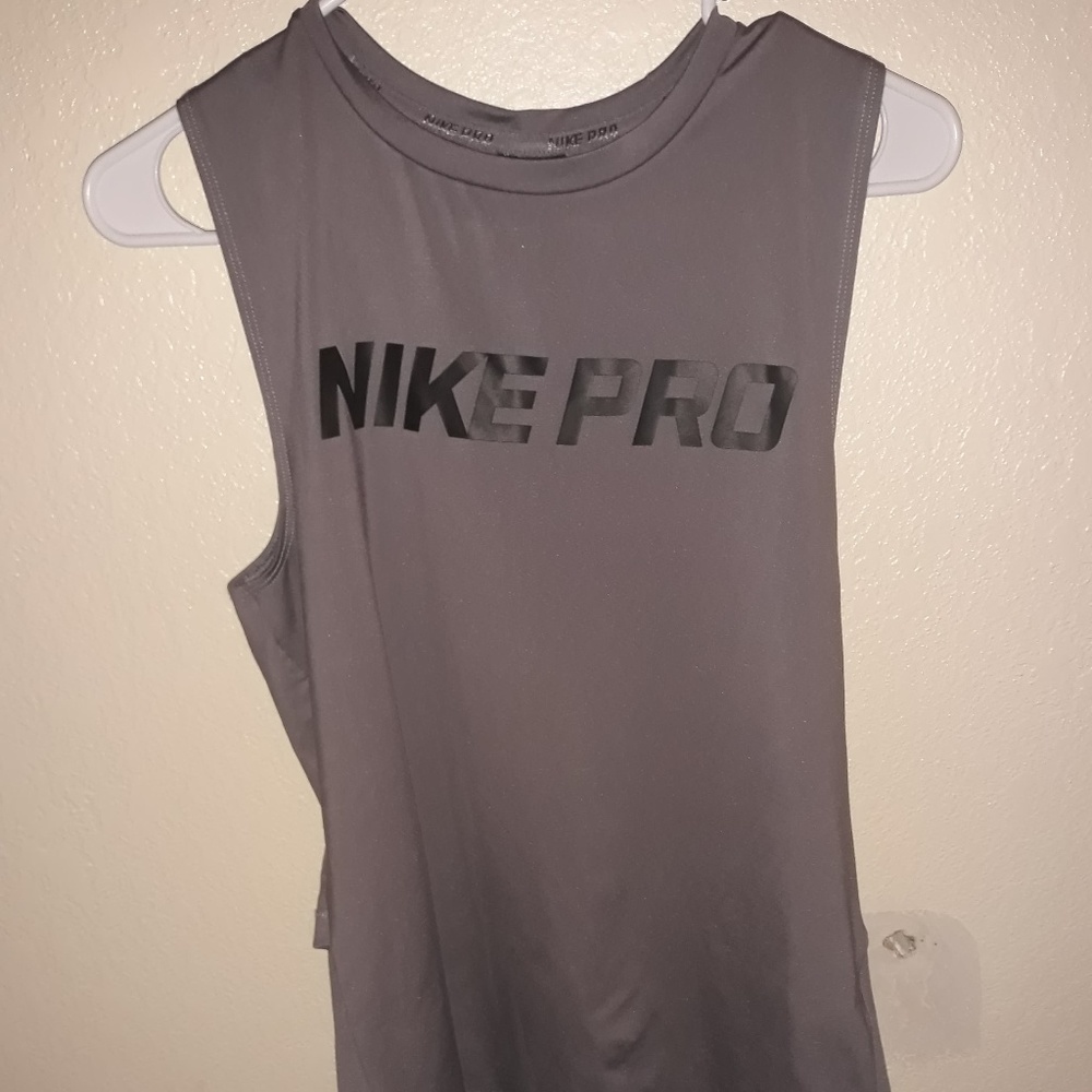 NIKE PRO SHIRT DRI FIT SIZE M